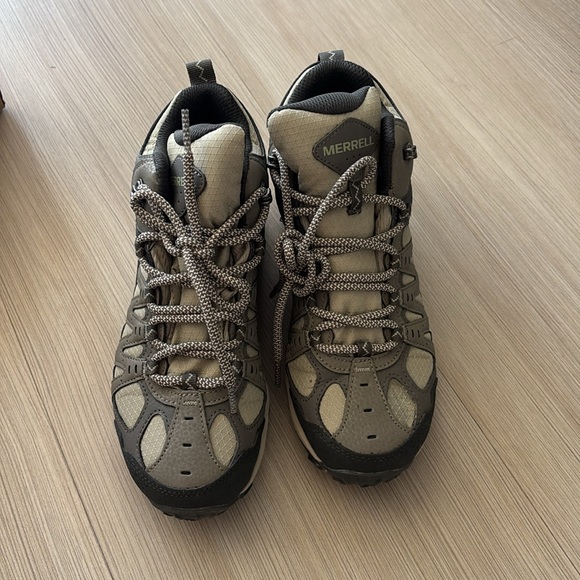 Merrell Hiking Boot - Picture 10 of 14